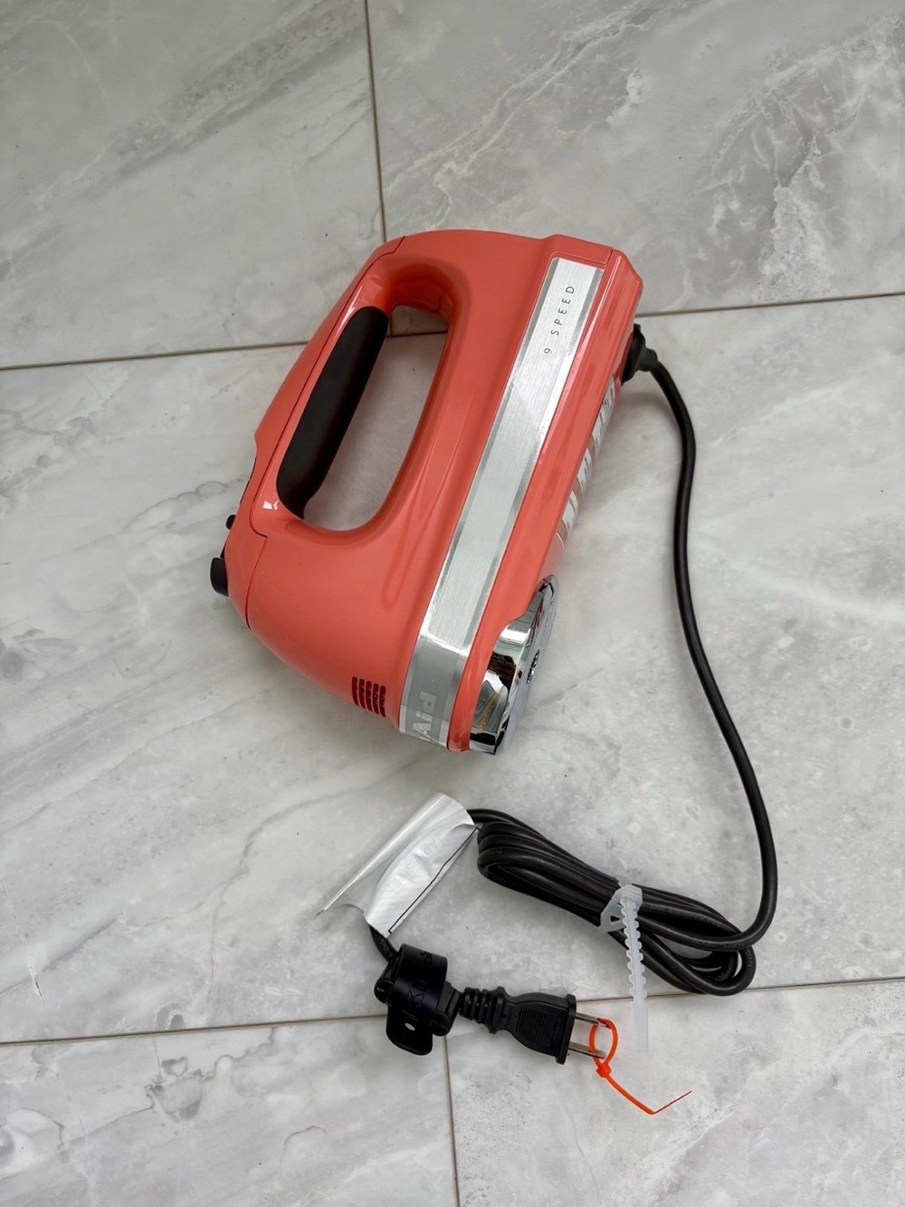 NWOT Kitchen Aid 9 Speed Coral Hand Mixer